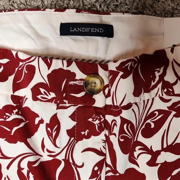 Land's End NWT Petite Size 16P Warm Cinnabar Floral Mid Rise Shorts - Picture 3 of 9